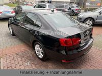 Gebraucht VW Jetta Match 105 PS (77 kW) 2013 Schwarz Limousine