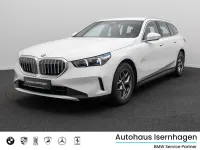 Gebraucht BMW 520 Sport Line 197 PS (144 kW) 2024 Alpinweiã uni300 Kombi