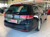 Gebraucht VW Passat Comfortline 150 PS (110 kW) 2019 Deep black perleffekt Kombi