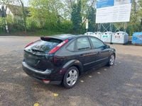 Second-hand Ford Focus 101 CP (74 kW) 2007 Negru Hatchback