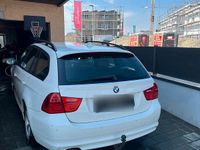 Gebraucht BMW 320 177 PS (130 kW) 2009 Weiß Kombi