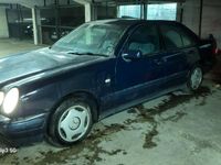 Gebraucht Mercedes E200 Classic 136 PS (100 kW) 1998 Blau Limousine