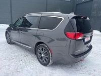 Gebraucht Chrysler Pacifica 291 PS (214 kW) 2016 Grau Van / Kleinbus