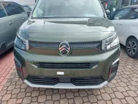 Neu Citroën Berlingo 131 PS (96 kW) 2026 Grün Van / Kleinbus