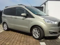 Gebraucht Ford Tourneo Courier Titanium 101 PS (74 kW) 2017 Van / Kleinbus