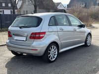 Gebraucht Mercedes B200 136 PS (100 kW) 2005 Silber Van / Kleinbus