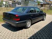 Gebraucht Mercedes C180 122 PS (89 kW) 1997 Blau Limousine