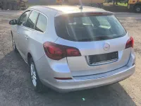 Second-hand Opel Astra 131 CP (96 kW) 2014 Argintiu Break