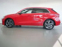 Gebraucht Audi A3 Ambiente 150 PS (110 kW) 2025 Progressivrot metallic Limousine