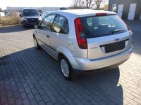 Gebraucht Ford Fiesta 69 PS (50 kW) 2005 Silber Kleinwagen