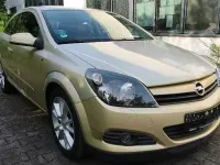Gebraucht Opel Astra GTC 105 PS (77 kW) 2005 Gold Kleinwagen