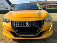Gebraucht Peugeot 208 Allure 101 PS (74 kW) 2022 Gelb Kleinwagen