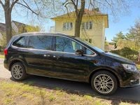 Second-hand VW Sharan 170 CP (125 kW) 2012 Negru Monovolum