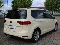 Gebraucht VW Touran Comfortline 150 PS (110 kW) 2024 Beige Van / Kleinbus