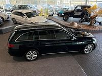 Gebraucht Mercedes C180 156 PS (114 kW) 2019 Grün Limousine
