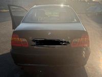 Second-hand BMW 318 143 CP (105 kW) 2003 Negru Berlinǎ