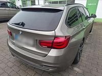 Gebraucht BMW 330 190 PS (139 kW) 2019 Grau Kombi