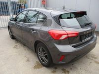 Gebraucht Ford Focus Cool & Connect 120 PS (88 kW) 2021 Grau Limousine