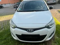 Gebraucht Hyundai i20 86 PS (63 kW) 2013 Weiß Kleinwagen