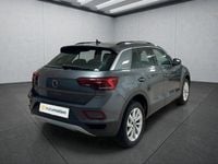 Gebraucht VW T-Roc 150 PS (110 kW) 2024 Grau SUV