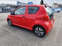 Gebraucht Toyota Aygo 68 PS (50 kW) 2007 Rot Kleinwagen