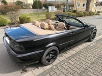 Gebraucht BMW 320 Cabriolet 170 PS (125 kW) 2001 Schwarz Cabrio