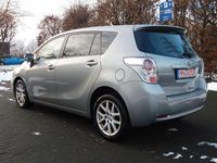 Gebraucht Toyota Verso Travel 126 PS (92 kW) 2013 Grau Van / Kleinbus