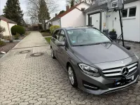 Gebraucht Mercedes B180 109 PS (80 kW) 2015 Grau Kleinwagen