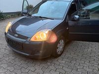 Gebraucht Ford Fiesta Style 88 PS (64 kW) 2008 Grau Kleinwagen