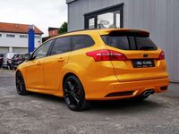 Gebraucht Ford Focus Performance Edition 250 PS (183 kW) 2017 Gelb Kombi