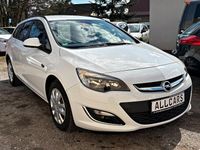 Gebraucht Opel Astra 110 PS (80 kW) 2012 Weiß Kombi