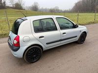 Gebraucht Renault Clio II 75 PS (55 kW) 2001 Silber Limousine