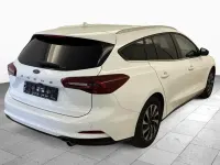 Gebraucht Ford Focus Titanium 160 PS (117 kW) 2022 Frozen white Kombi