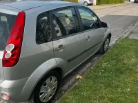 Gebraucht Ford Fiesta 105 PS (77 kW) 2008 Silber Kleinwagen