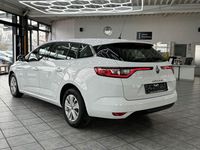 Gebraucht Renault Mégane IV Life 116 PS (85 kW) 2019 Weiß Limousine