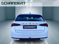 Neu Skoda Octavia 150 PS (110 kW) 2026 Moonweiss metallic Kombi