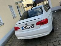 Gebraucht BMW 320 177 PS (130 kW) 2010 Weiß Limousine