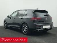Gebraucht VW Golf VIII Active 150 PS (110 kW) 2022 Schwarz Limousine
