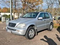 Gebraucht Mercedes ML270 163 PS (119 kW) 2004 Silber SUV