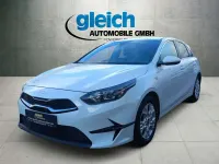 Używany Kia Ceed Vision 101 KM (74 kW) 2022 Biały Hatchback