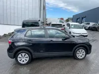 Gebraucht VW T-Cross Basis 95 PS (69 kW) 2025 Deep black perleffekt SUV