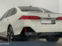 Gebraucht BMW 550e M Sport 490 PS (360 kW) 2025 Weiß Limousine