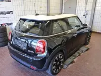 Gebraucht Mini Cooper SE 135 kW (184 PS) 2023 Schwarz Kleinwagen