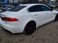 Gebraucht Jaguar XE Prestige 179 PS (131 kW) 2016 Weiß Limousine