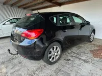 Gebraucht Opel Astra 140 PS (102 kW) 2010 Schwarz Limousine