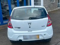 Gebraucht Dacia Sandero 75 PS (55 kW) 2009 Weiß Kleinwagen