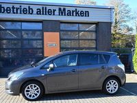 Gebraucht Toyota Verso Travel 147 PS (108 kW) 2012 Grau Van / Kleinbus