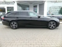 Gebraucht Mercedes E220 Avantgarde 200 PS (147 kW) 2023 Schwarz  unilack Kombi