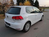 Gebraucht VW Golf VI Team 105 PS (77 kW) 2010 Weiß Kleinwagen