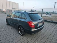 gebraucht Skoda Fabia kombi 1.6 PDC Tempomat